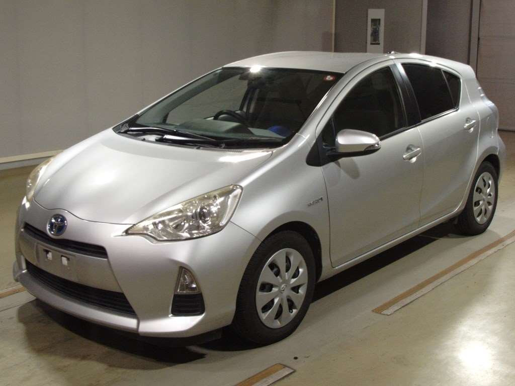 2012 Toyota Aqua NHP10[0]