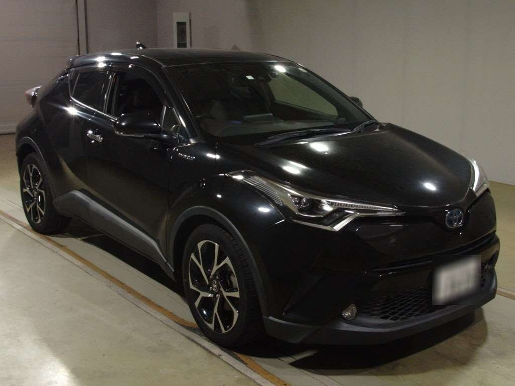 2017 Toyota C-HR ZYX10[2]