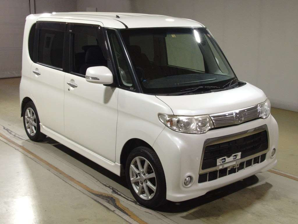 2011 Daihatsu Tanto Custom L375S[2]