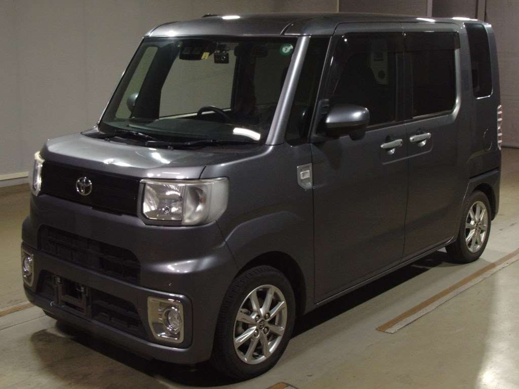 2022 Toyota Pixis Mega LA700A[0]