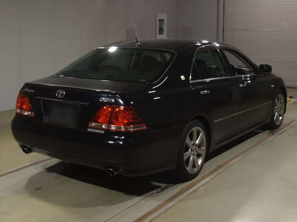 2007 Toyota Crown GRS184[1]