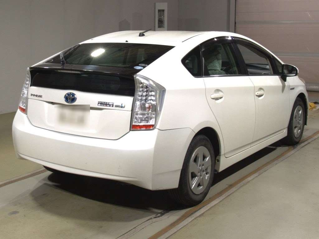 2010 Toyota Prius ZVW30[1]