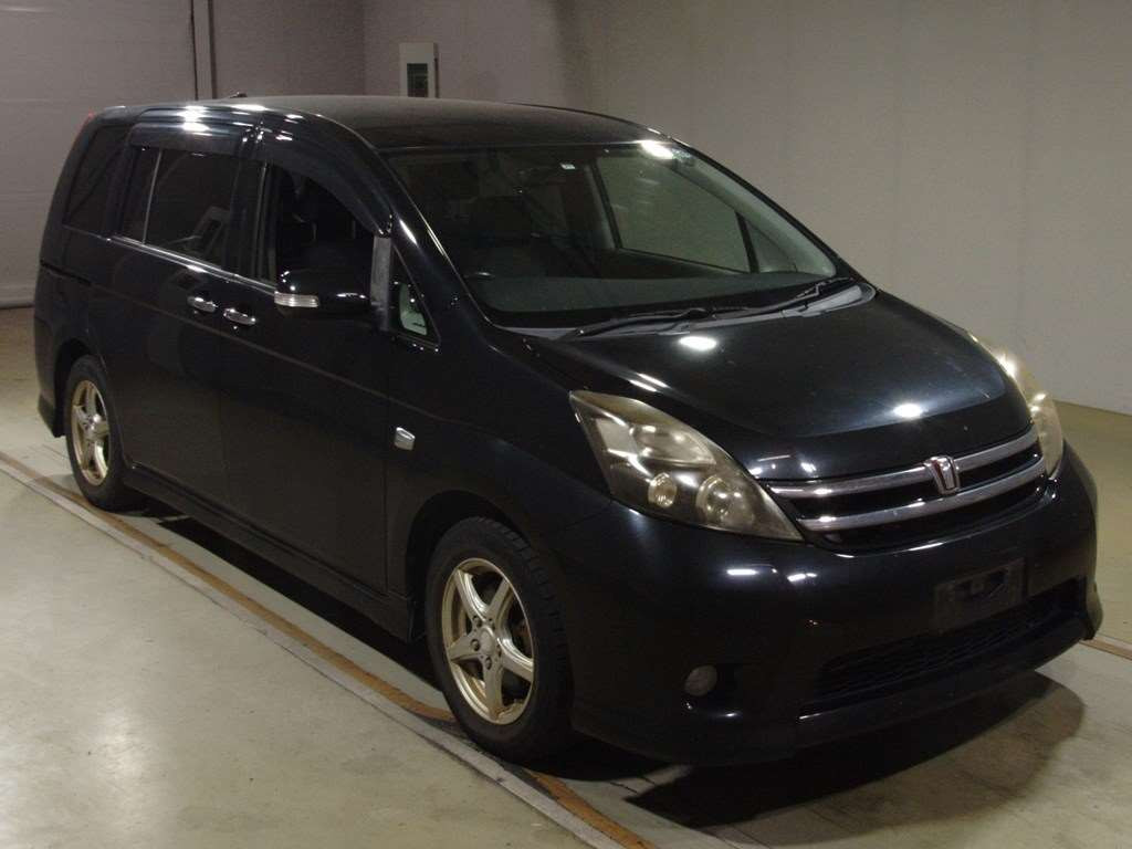 2011 Toyota Isis ZGM11W[2]