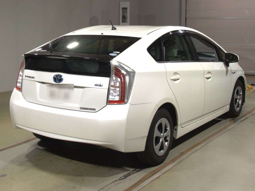 2014 Toyota Prius ZVW30[1]