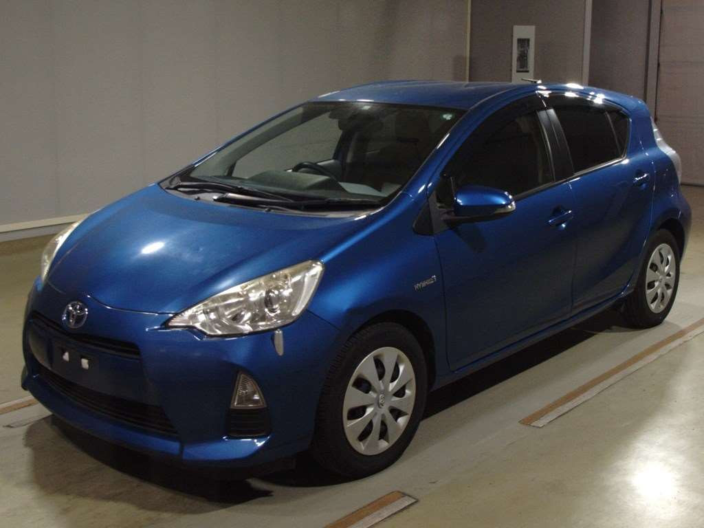 2013 Toyota Aqua NHP10[0]