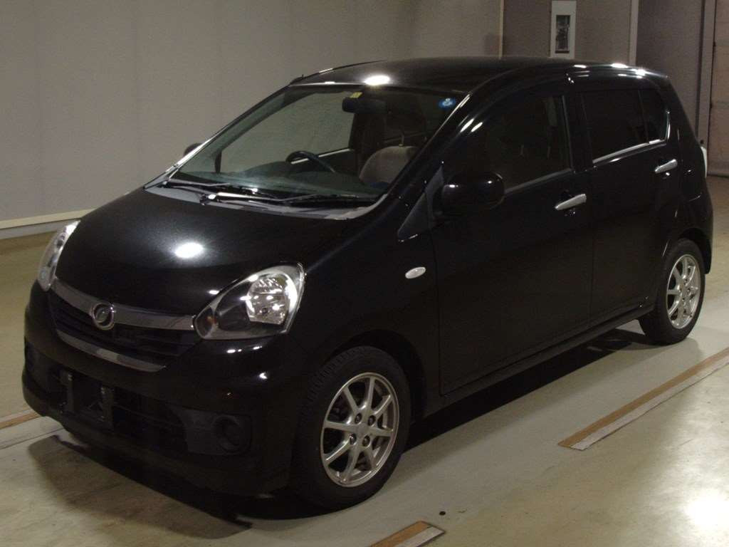 2015 Daihatsu Mira es LA300S[0]