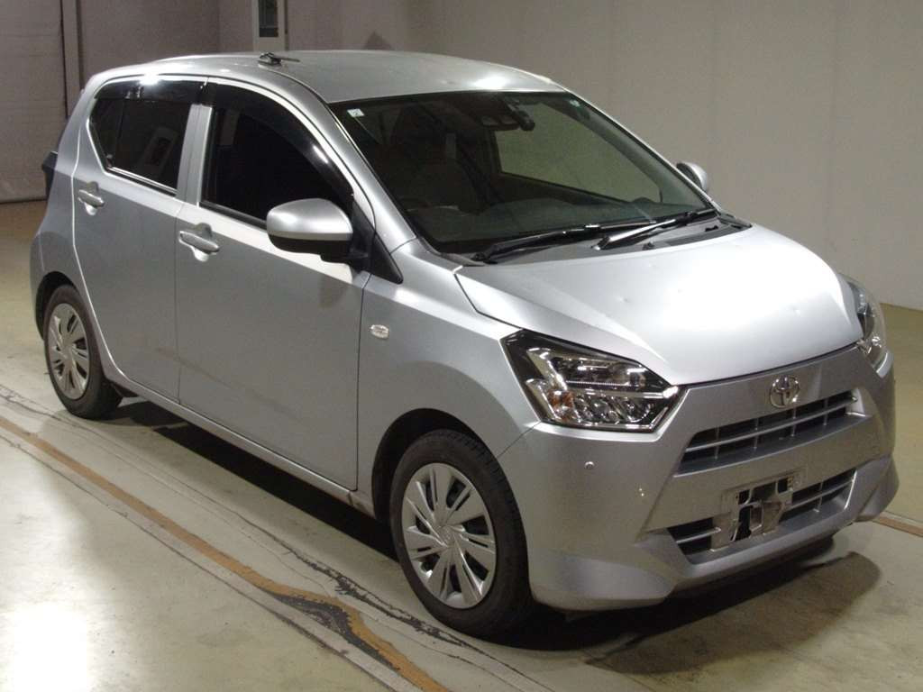 2021 Toyota Pixis Epoch LA350A[2]