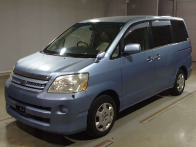 2006 Toyota Noah