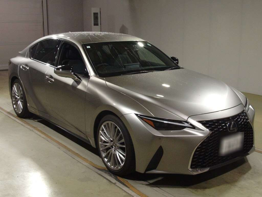 2021 Lexus IS AVE30[2]