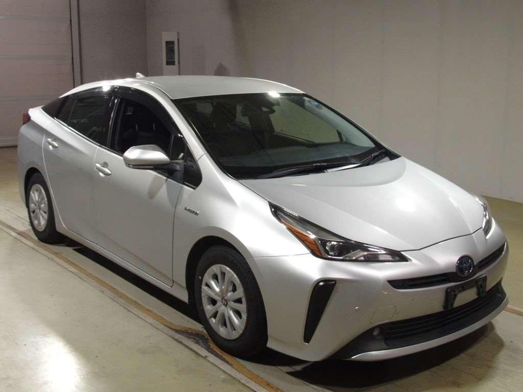 2019 Toyota Prius ZVW51[2]