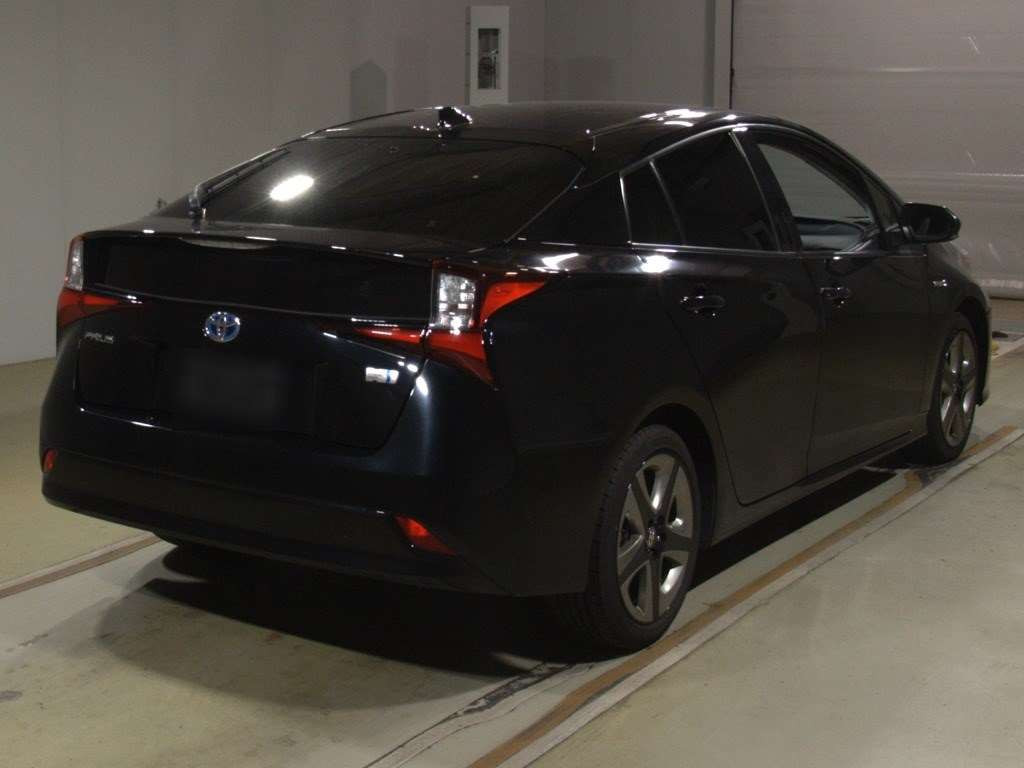 2019 Toyota Prius ZVW51[1]