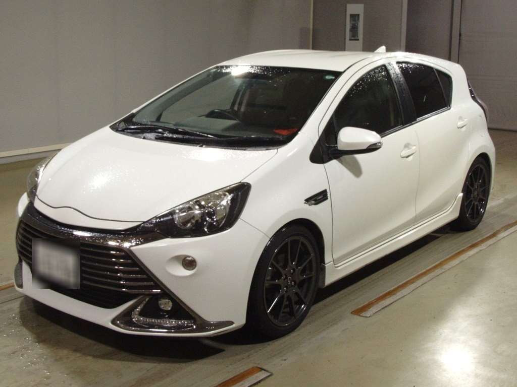 2015 Toyota Aqua NHP10[0]