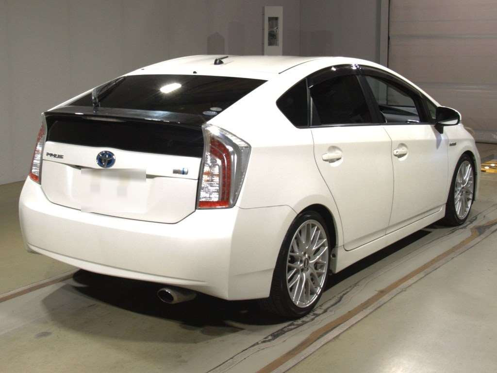 2012 Toyota Prius ZVW30[1]