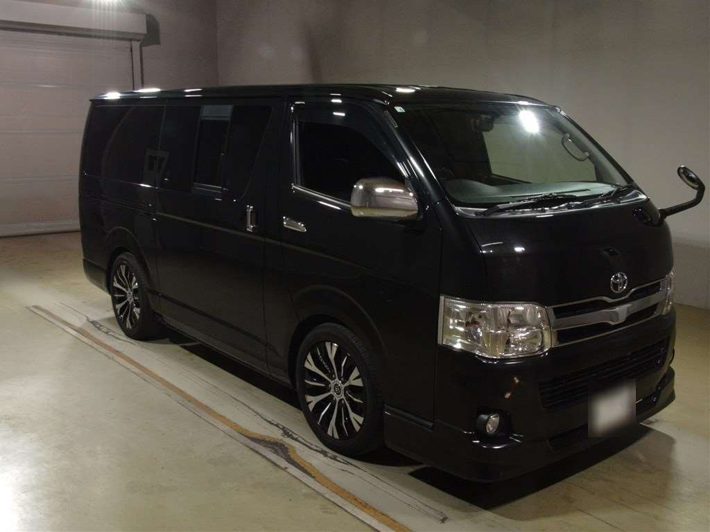 2013 Toyota Hiace Van TRH200V[2]