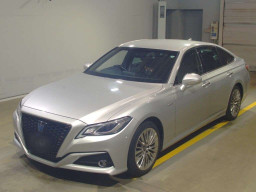 2020 Toyota Crown Hybrid