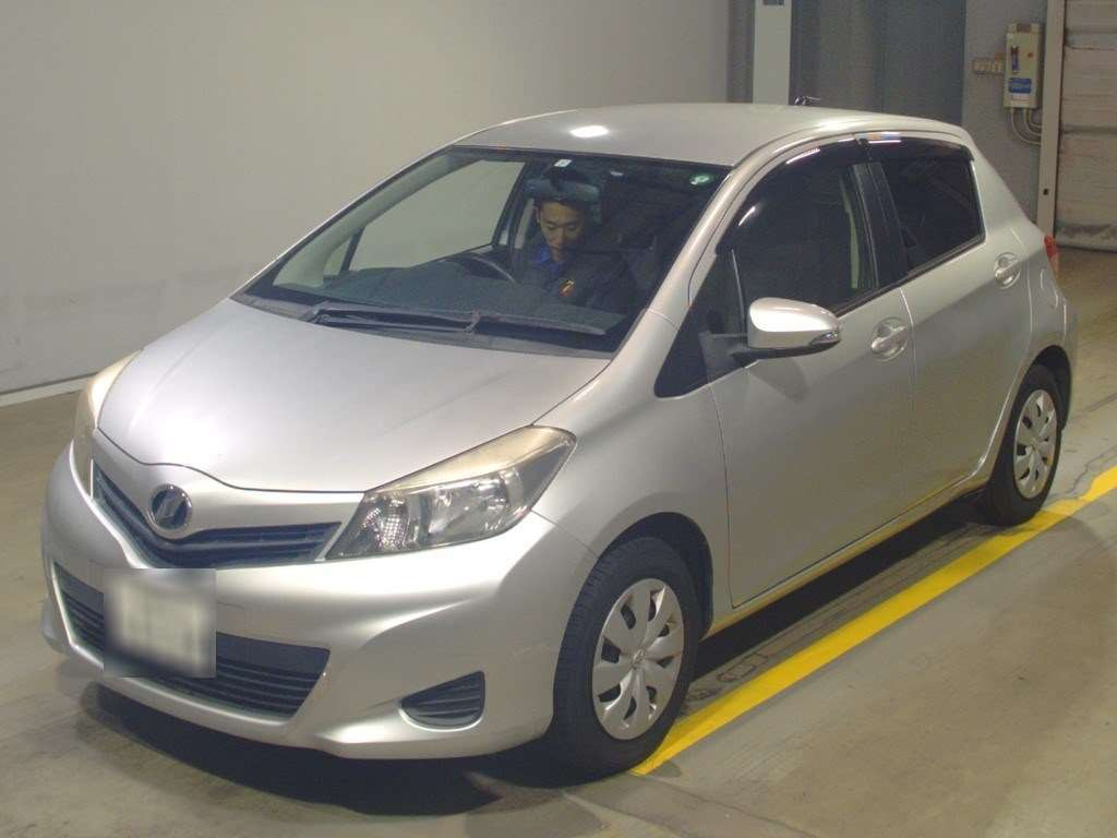 2013 Toyota Vitz KSP130[0]