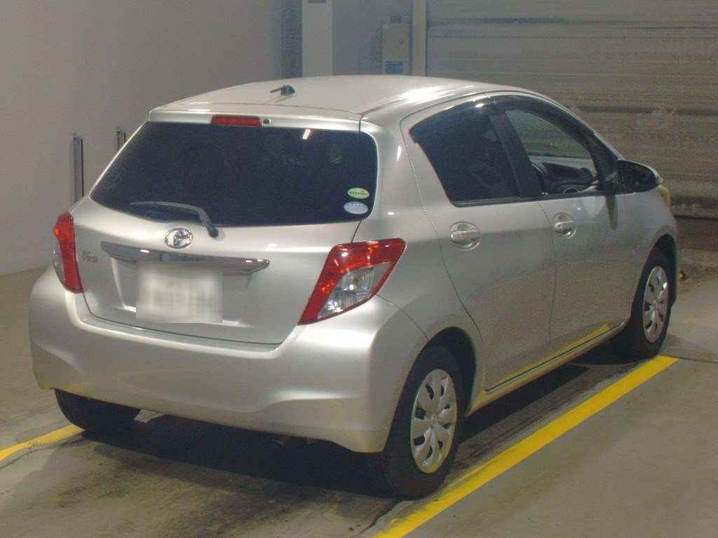 2013 Toyota Vitz KSP130[1]