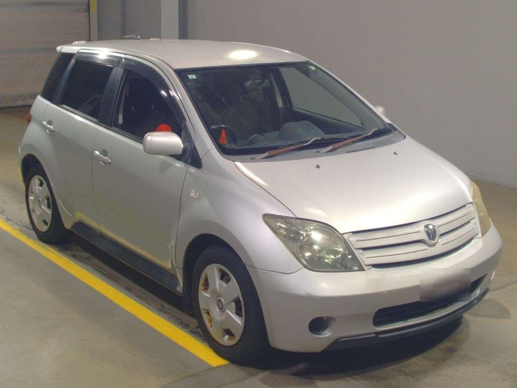 2003 Toyota IST NCP61[2]