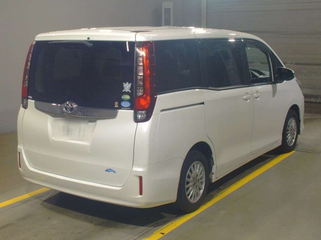 2016 Toyota Noah ZRR80G[1]