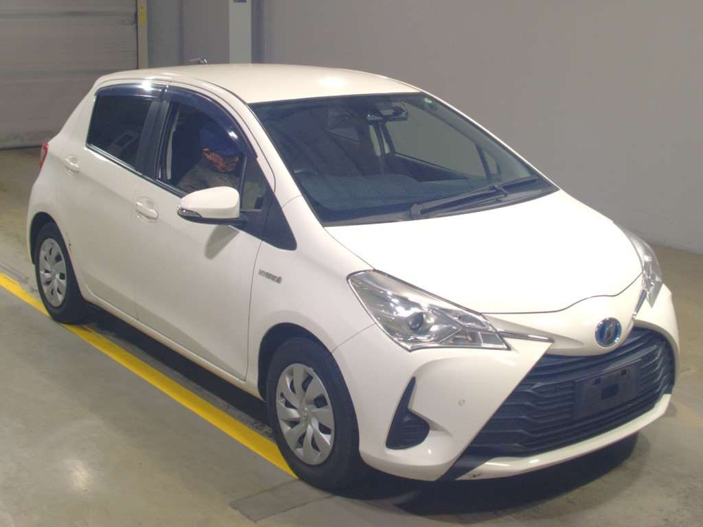 2019 Toyota Vitz NHP130[2]