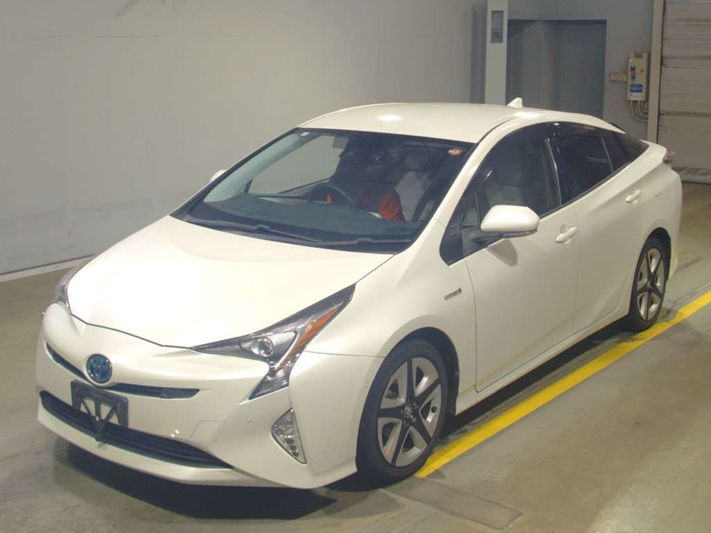 2016 Toyota Prius ZVW50[0]