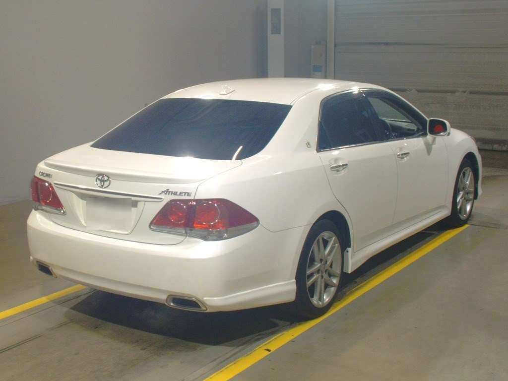 2010 Toyota Crown GRS200[1]