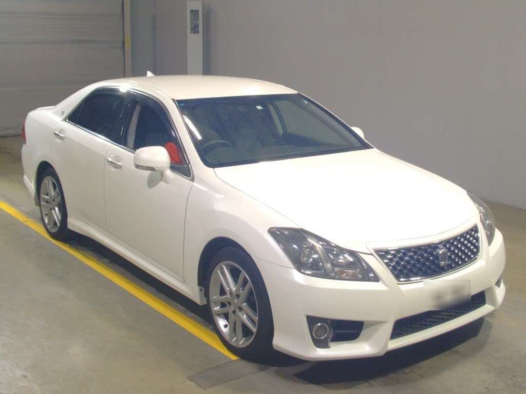 2010 Toyota Crown GRS200[2]