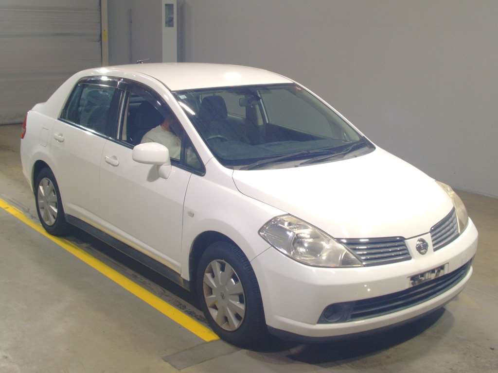 2006 Nissan Tiida Latio SC11[2]