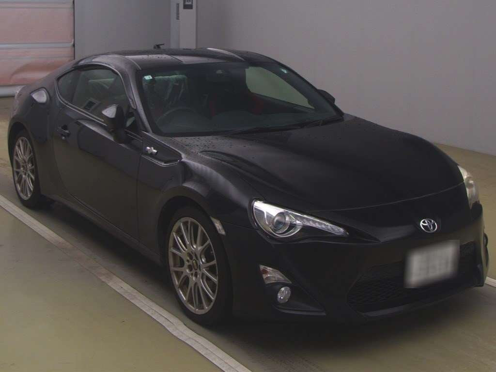 2012 Toyota 86 ZN6[2]