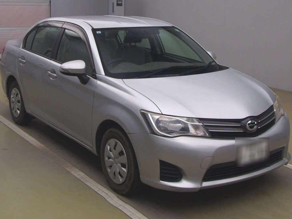 2013 Toyota Corolla Axio NRE160[2]