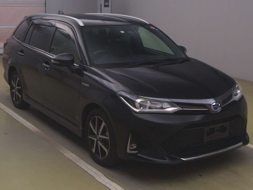 2017 Toyota Corolla Fielder NKE165G[2]