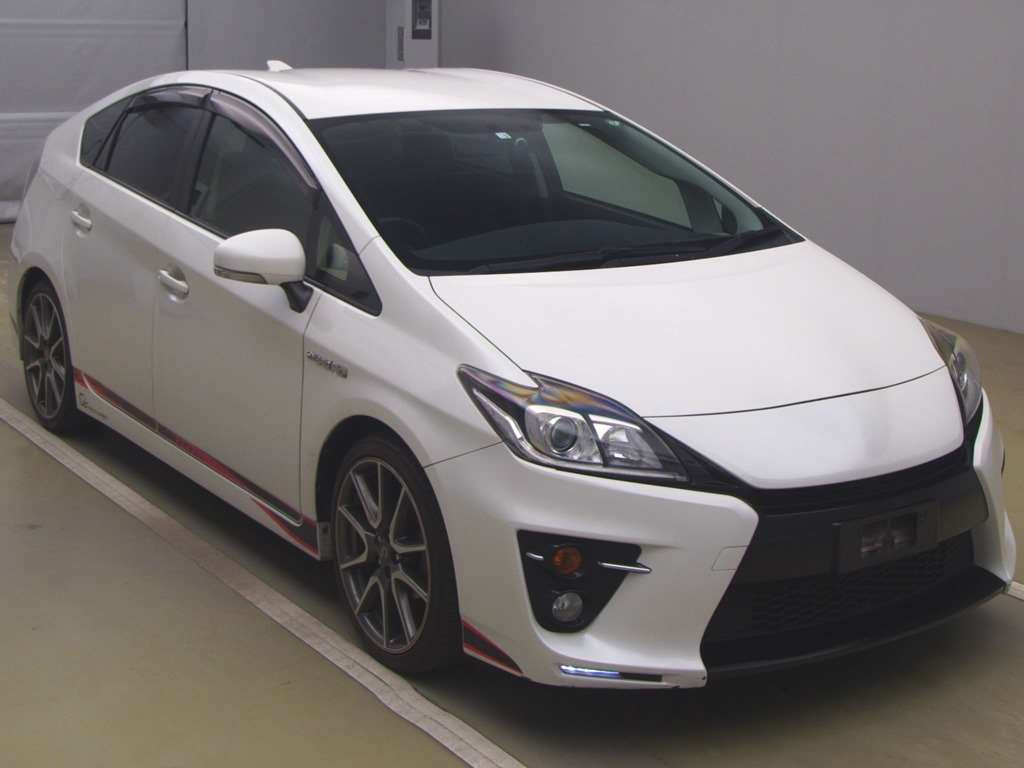 2014 Toyota Prius ZVW30[2]