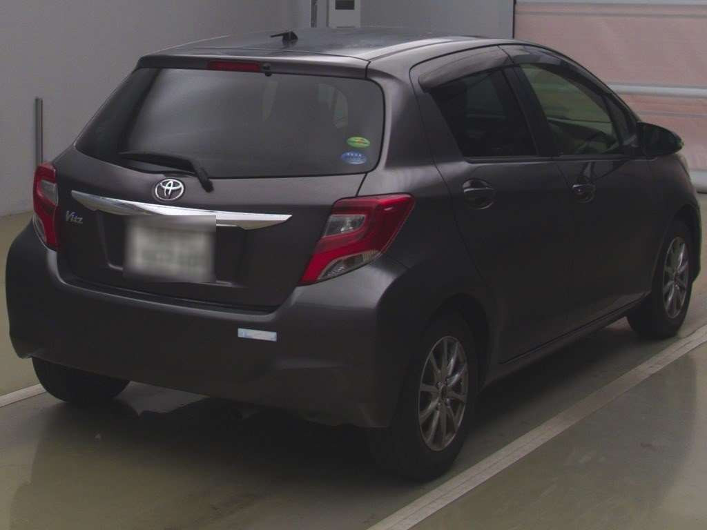 2014 Toyota Vitz NSP130[1]