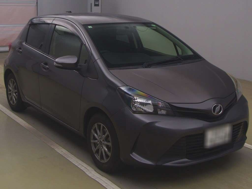 2014 Toyota Vitz NSP130[2]