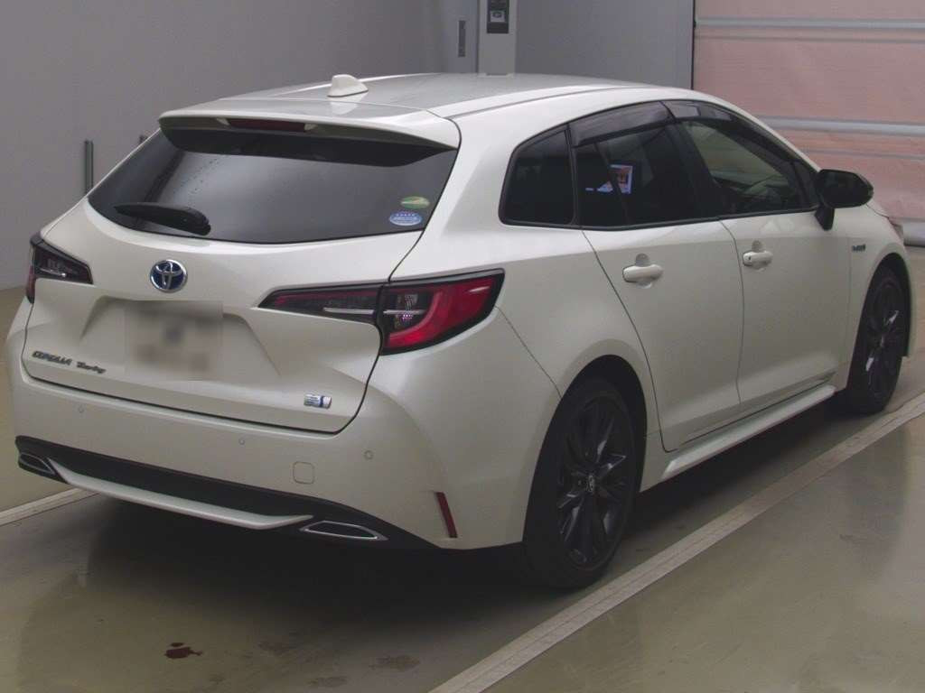 2020 Toyota Corolla Touring Wagon ZWE214W[1]