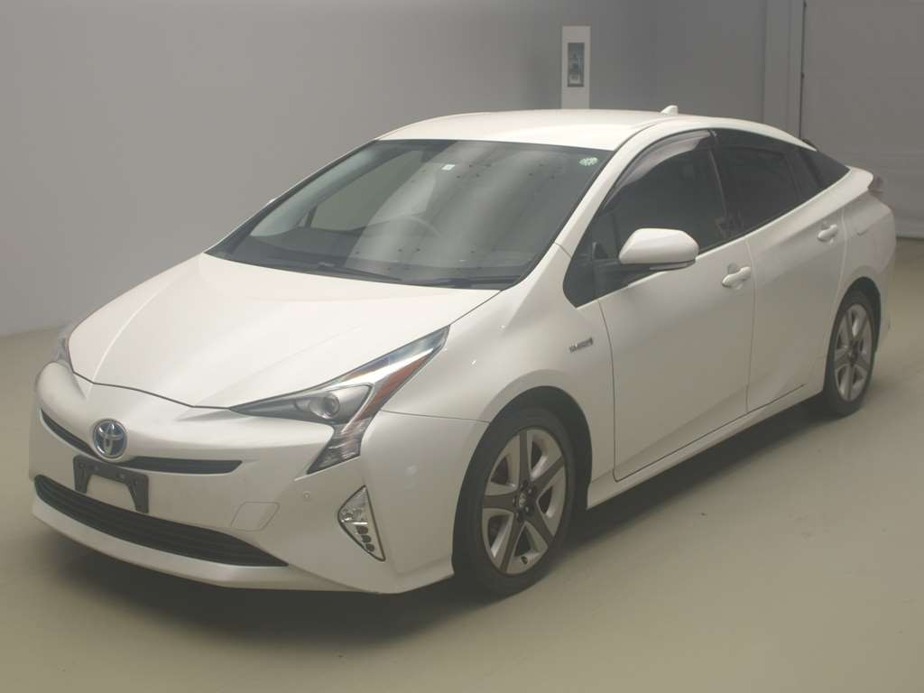 2016 Toyota Prius ZVW50[0]