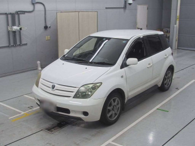 2003 Toyota IST