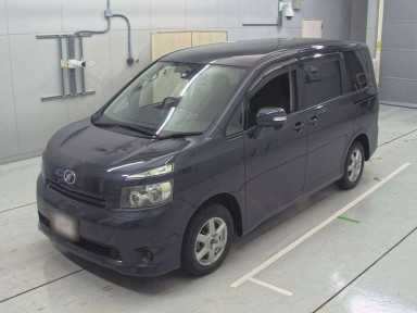 2007 Toyota Voxy