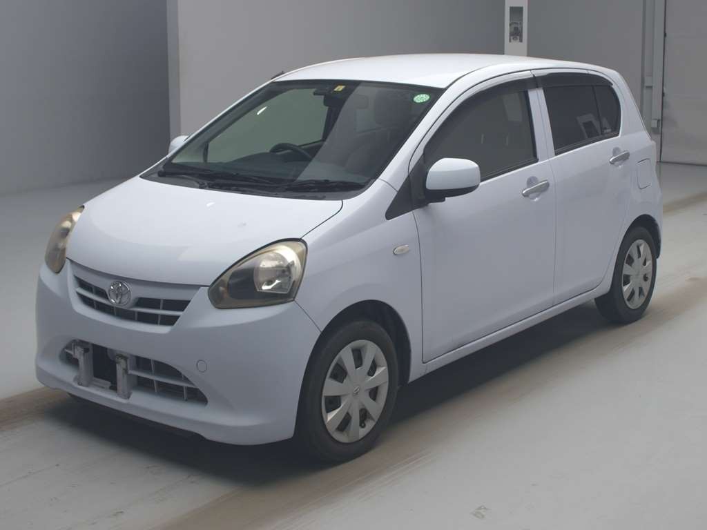 2012 Toyota Pixis Epoch LA300A[0]