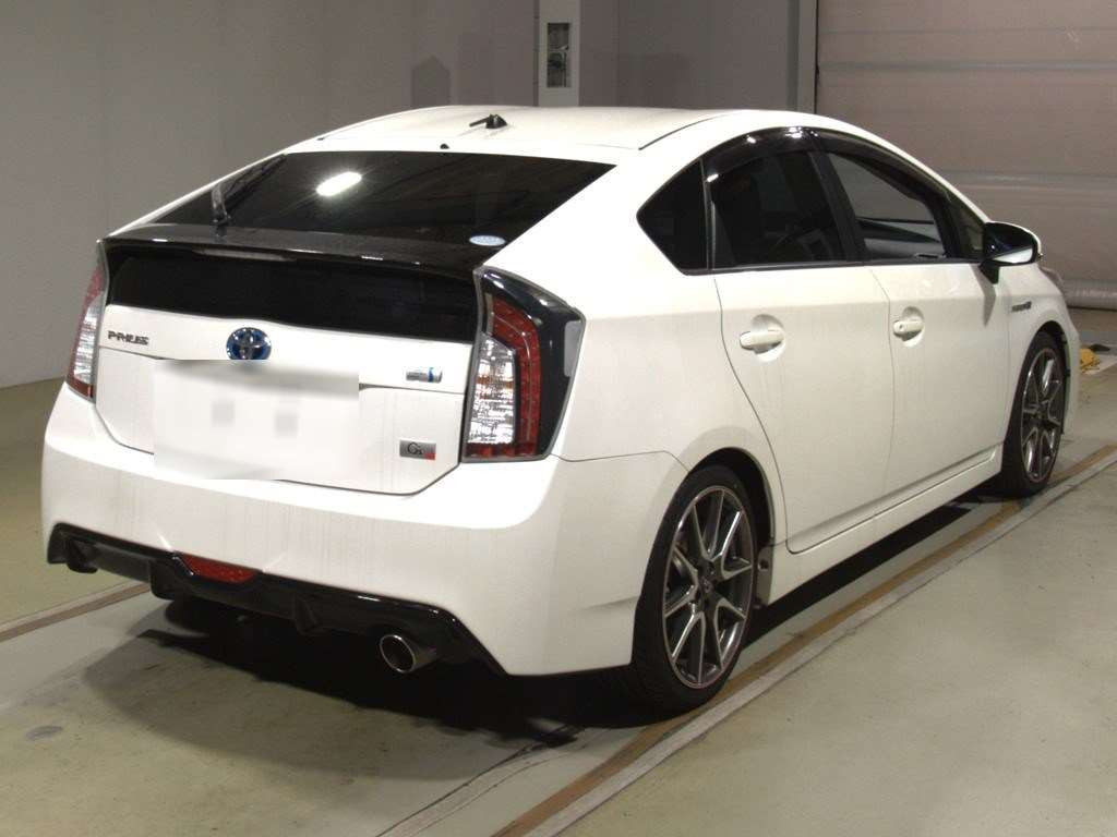 2013 Toyota Prius ZVW30[1]