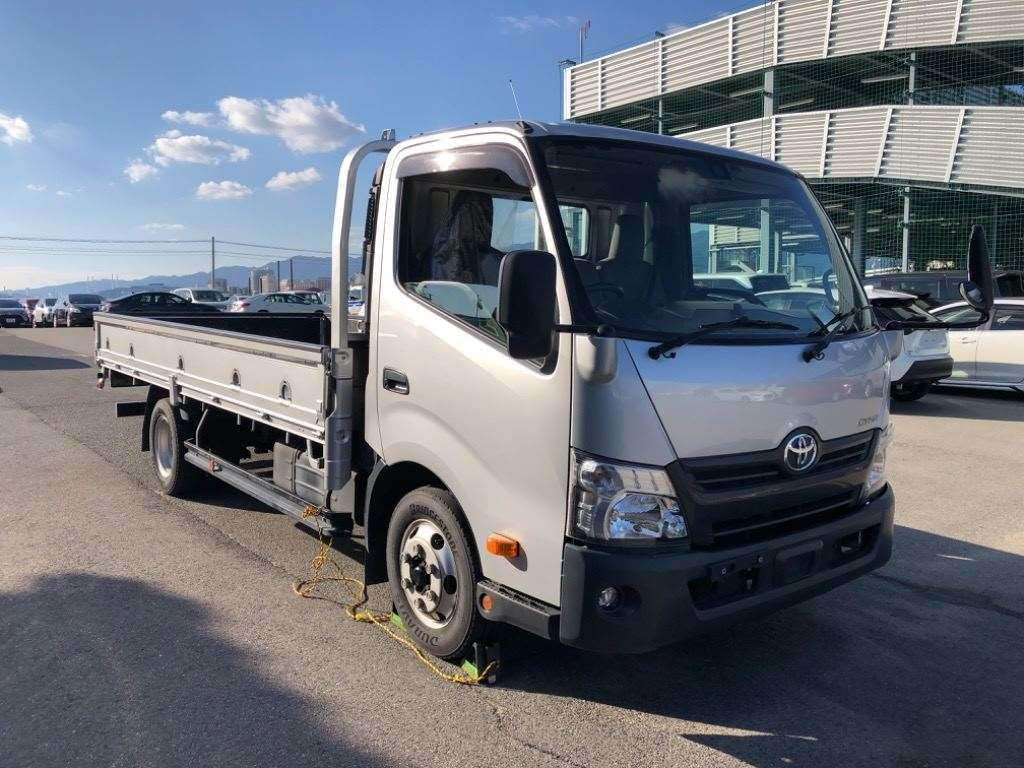 2019 Toyota Dyna Truck XZU712[2]