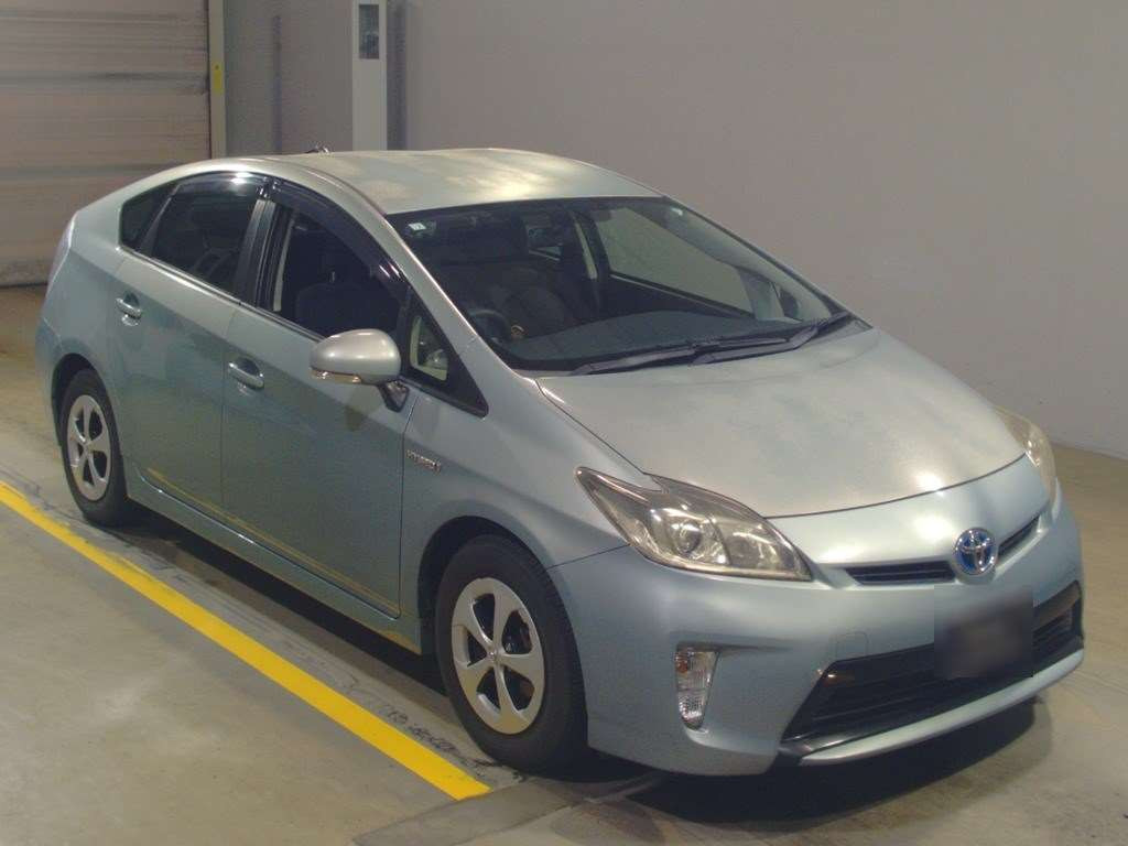 2012 Toyota Prius ZVW30[2]