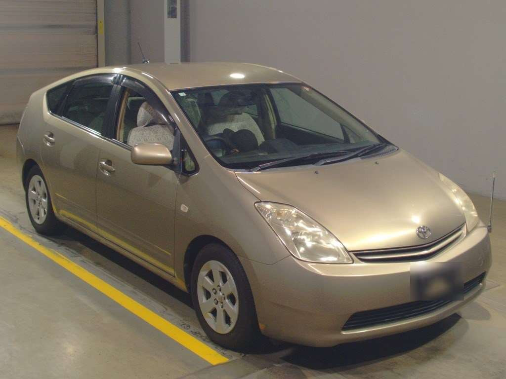 2004 Toyota Prius NHW20[2]