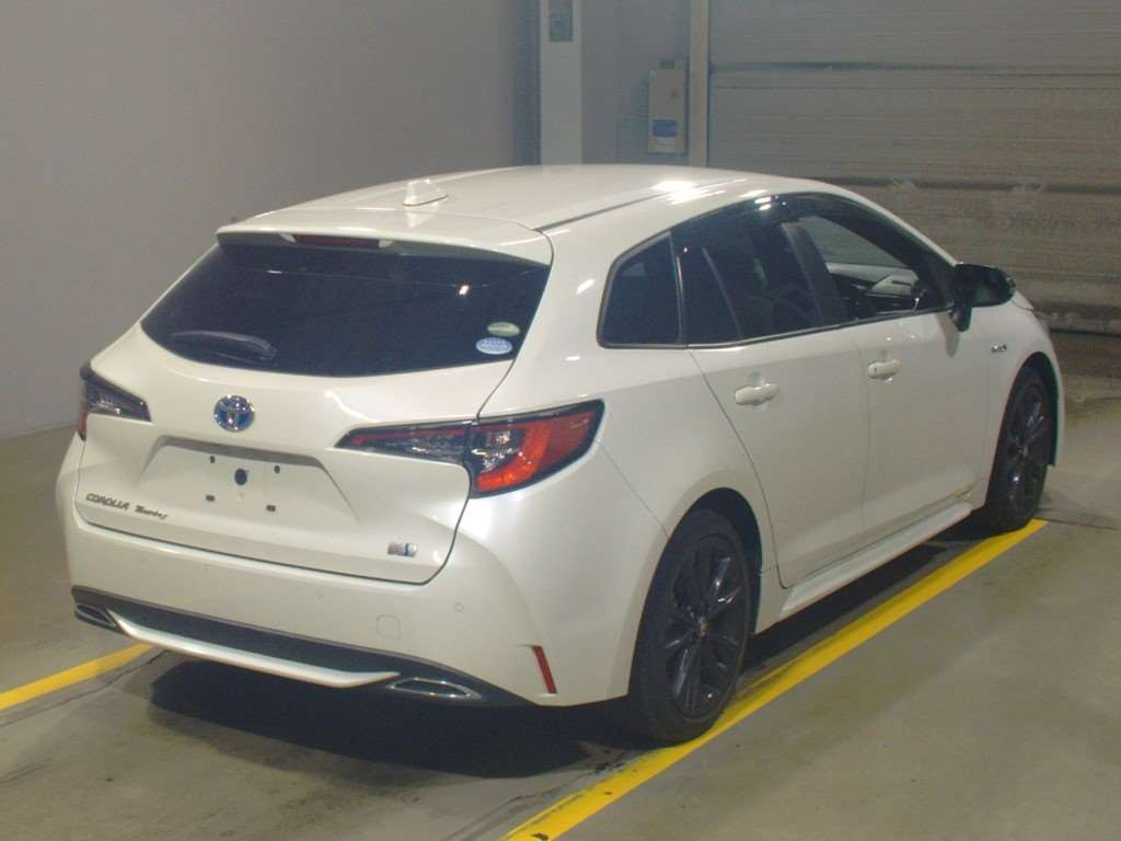 2020 Toyota Corolla Touring Wagon ZWE211W[1]