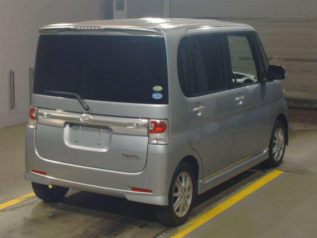 2010 Daihatsu Tanto L375S[1]