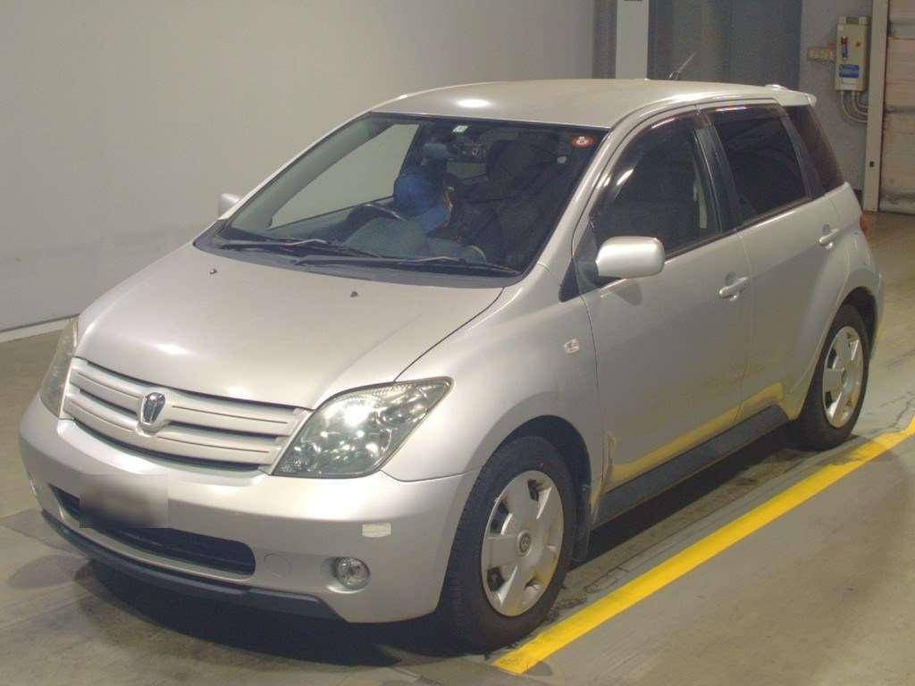 2003 Toyota IST NCP61[0]