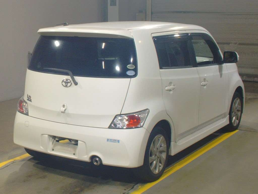 2010 Toyota bB QNC21[1]