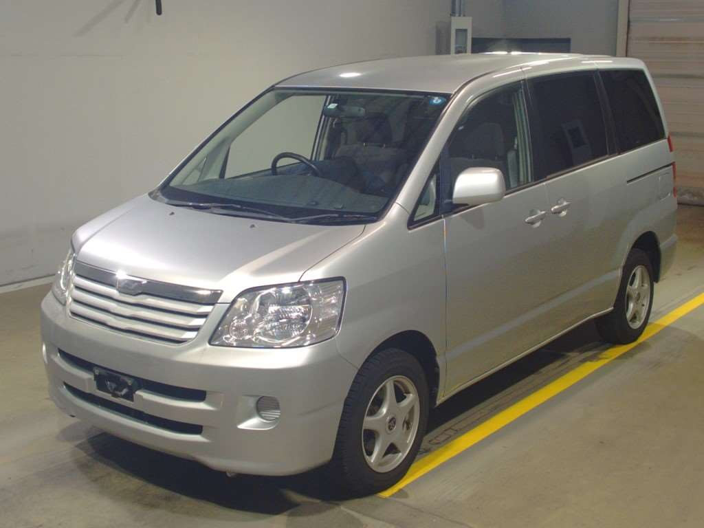 2003 Toyota Noah AZR65G[0]