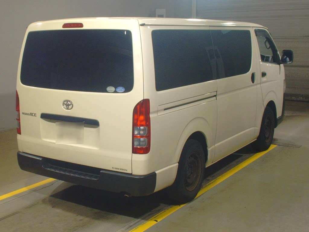 2013 Toyota Regiusace Van TRH200V[1]