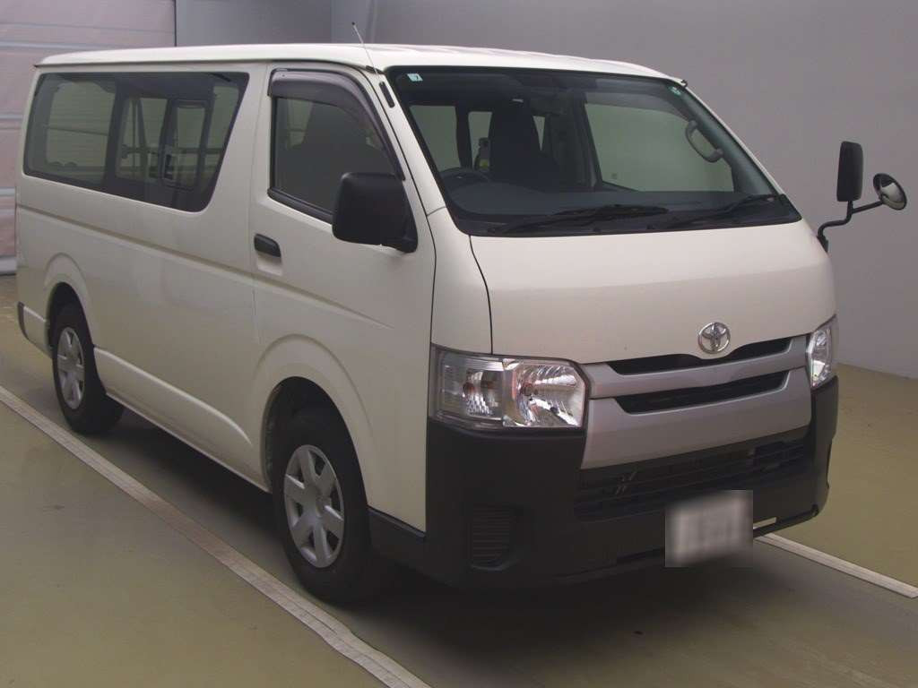 2020 Toyota Regiusace Van GDH201V[2]